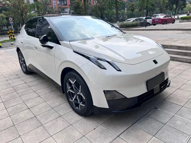 Lynk & Co Z20 — Фото автомобиля 3