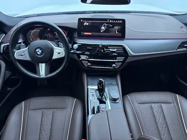 BMW 5 Series — Фото автомобиля 11