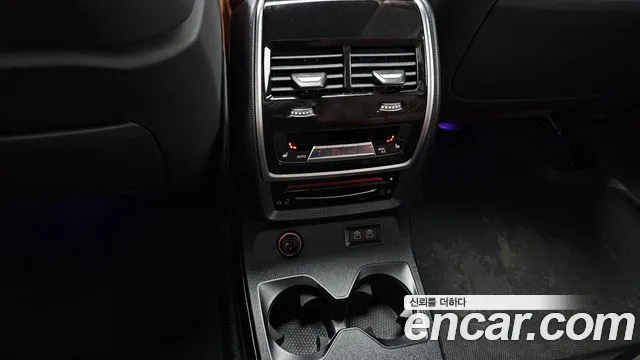 BMW X7 M50i 6 мест — Фото автомобиля 17