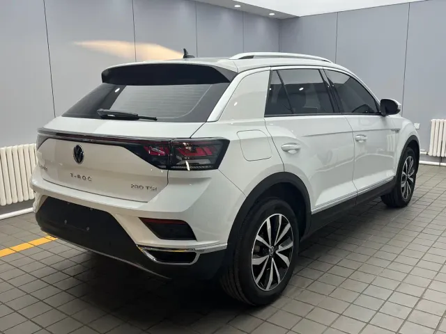 Volkswagen T-Roc — Фото автомобиля 6