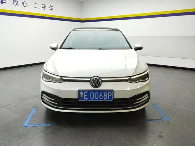 Volkswagen Golf — Фото автомобиля 2