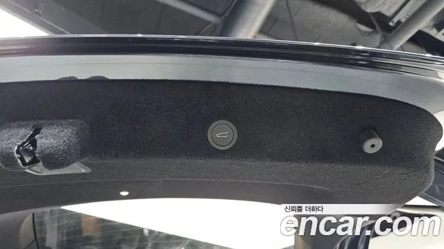 Tesla Model Y — Фото автомобиля 27