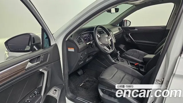 Volkswagen Tiguan — Фото автомобиля 10