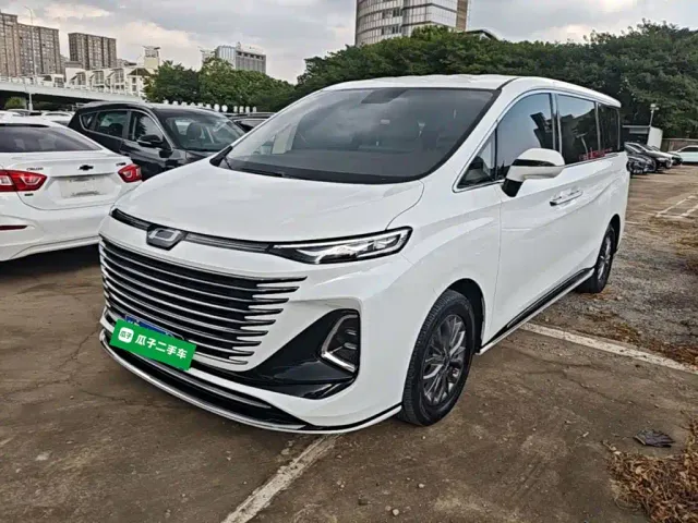 Фотография автомобиля — Bestune Besturn M9