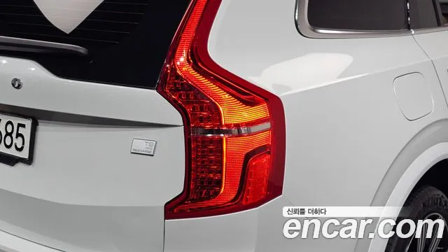 Volvo XC90 — Фото автомобиля 8