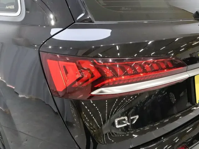Audi Q7 — Фото автомобиля 18