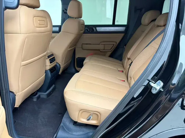 BYD FangChengBao Leopard 5 — Фото автомобиля 10
