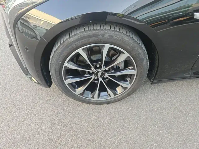 Cadillac CT5 — Фото автомобиля 22