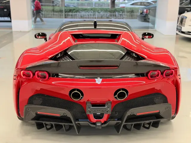 Ferrari SF90 — Фото автомобиля 10