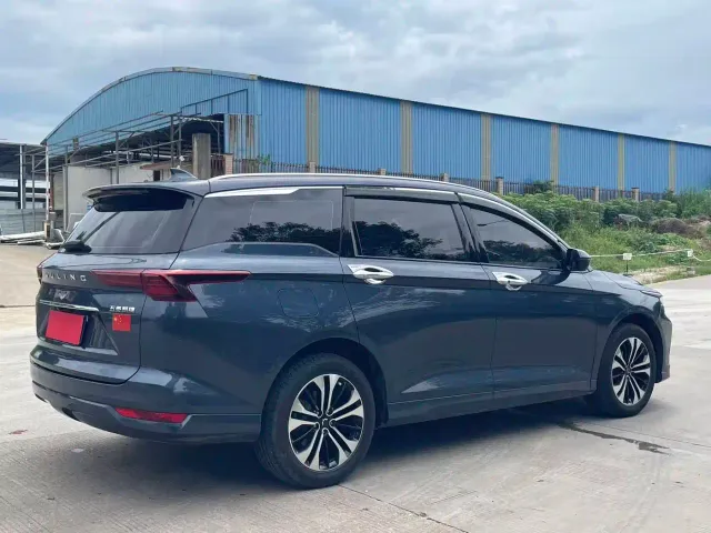 Wuling Victory — Фото автомобиля 9