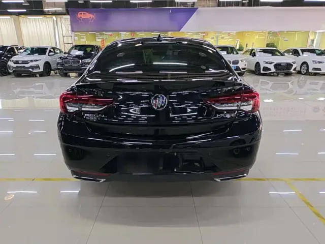 Buick Regal — Фото автомобиля 5