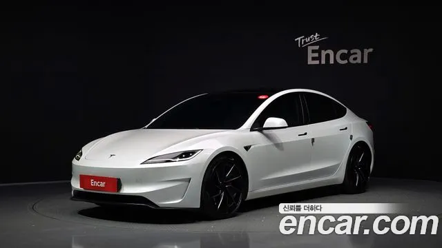 Фотография автомобиля — Tesla Model 3