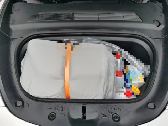 Tesla Model Y — Фото автомобиля 21
