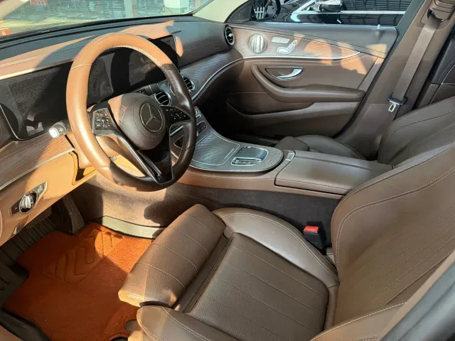 Mercedes-Benz E-Class — Фото автомобиля 9