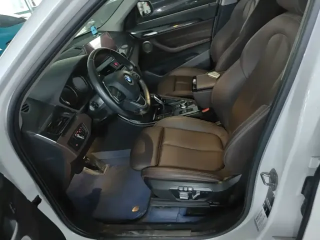 BMW X1 — Фото автомобиля 14