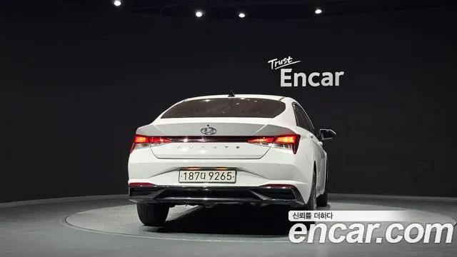 Hyundai Avante CN7 — Фото автомобиля 4