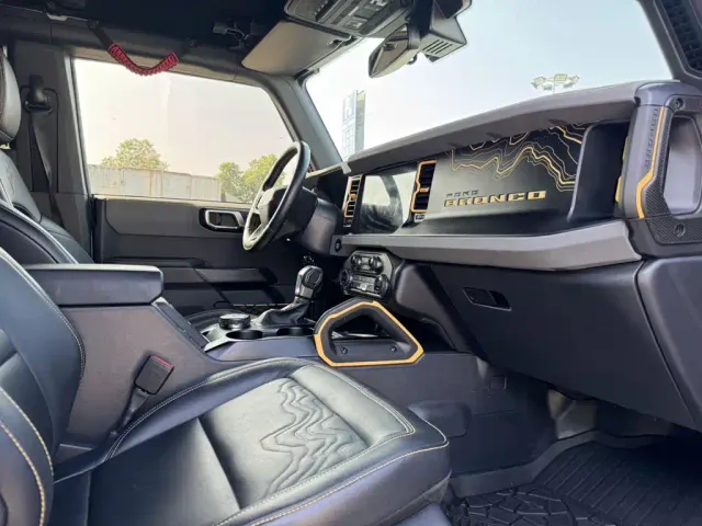 Ford Bronco — Фото автомобиля 6