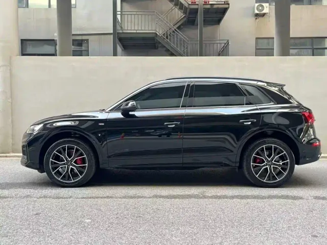 Audi Q5L — Фото автомобиля 3
