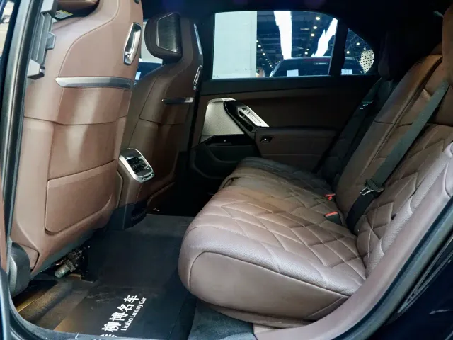 BMW 7 Series — Фото автомобиля 14