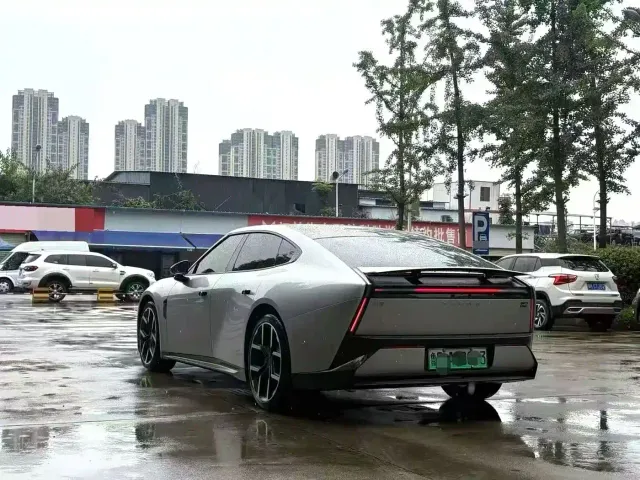 Xpeng P7 — Фото автомобиля 8