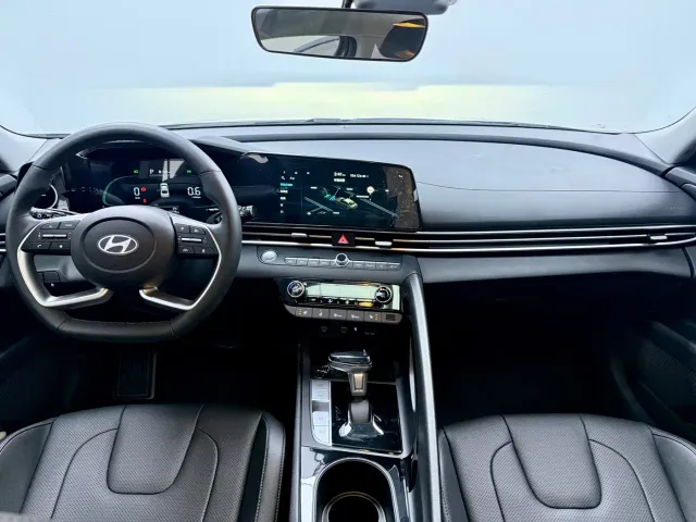 Hyundai Elantra — Фото автомобиля 9