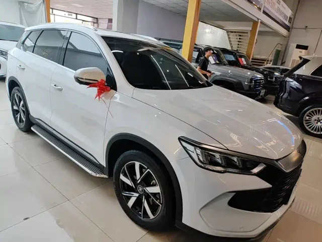 BYD Song Pro — Фото автомобиля 3