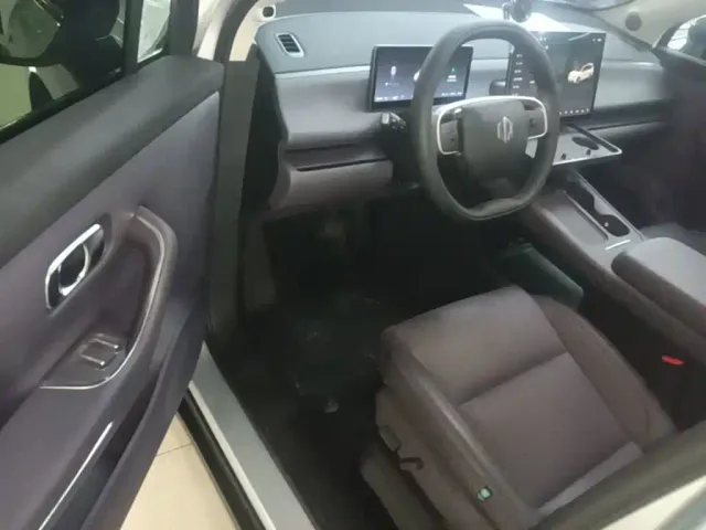 Leapmotor C16 — Фото автомобиля 15