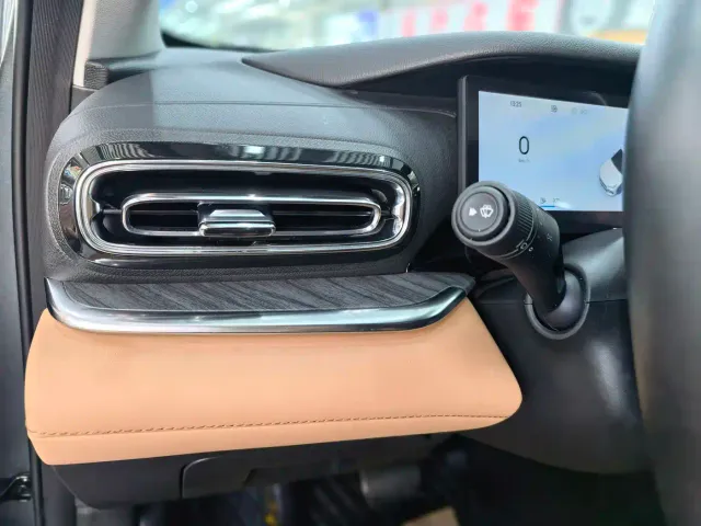 Geely Galaxy Stellar 6 — Фото автомобиля 11