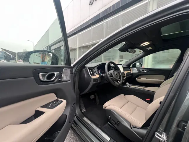 Volvo XC60 — Фото автомобиля 6