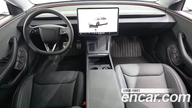 Tesla Model 3 — Фото автомобиля 7