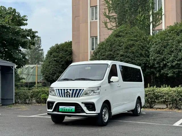 Фотография автомобиля — Changan Ruixing EM80