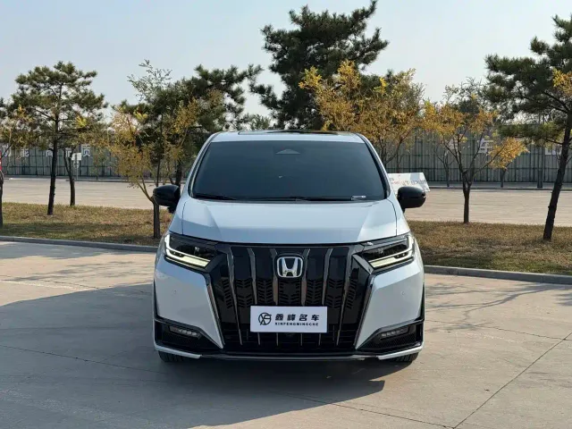 Honda Elysion — Фото автомобиля 2