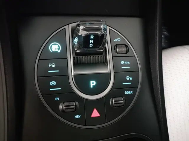 BYD Seal 05 DM-i — Фото автомобиля 13