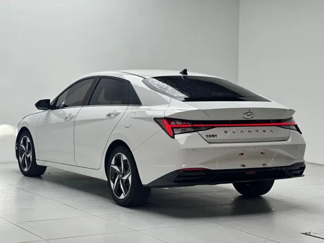 Hyundai Elantra — Фото автомобиля 7