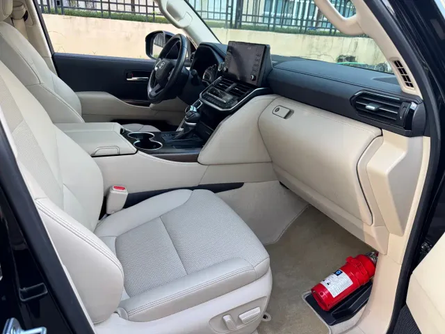 Toyota Land Cruiser — Фото автомобиля 10