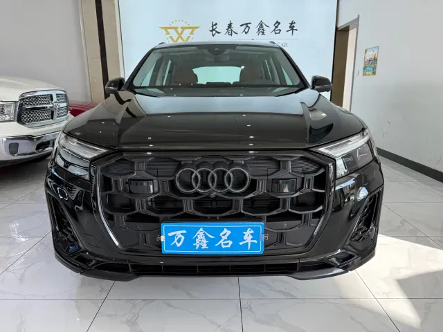 Audi Q7 — Фото автомобиля 2