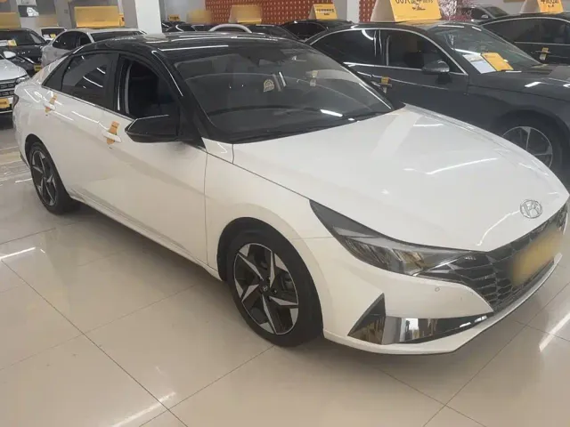 Hyundai Elantra — Фото автомобиля 8