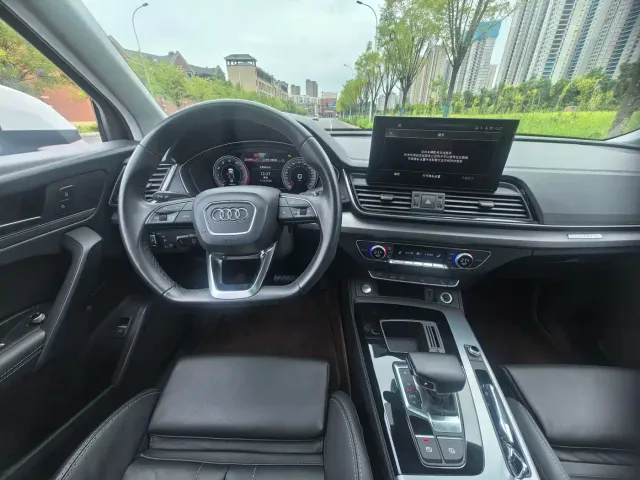 Audi Q5L — Фото автомобиля 6
