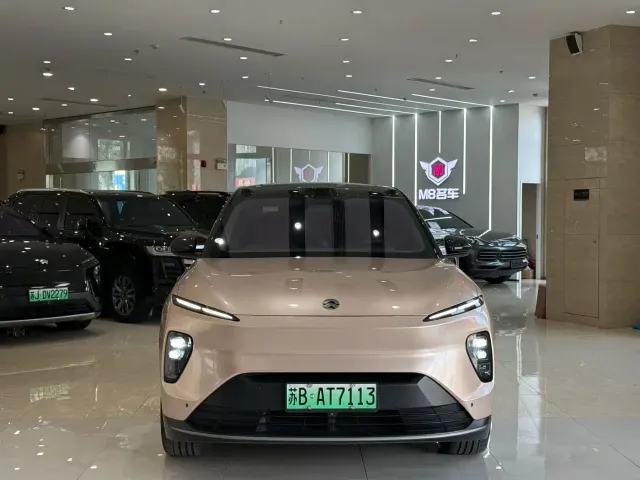 Nio ES8 — Фото автомобиля 2
