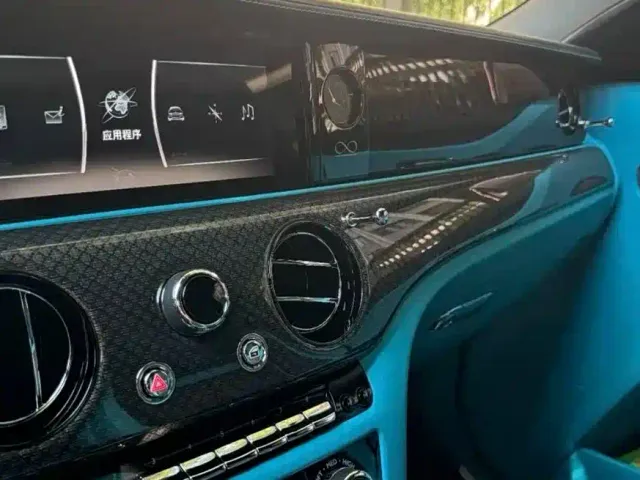 Rolls-Royce Ghost — Фото автомобиля 11