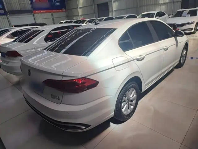 Volkswagen Bora — Фото автомобиля 4
