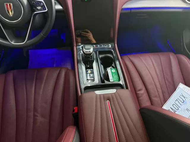 Hongqi H5 — Фото автомобиля 11