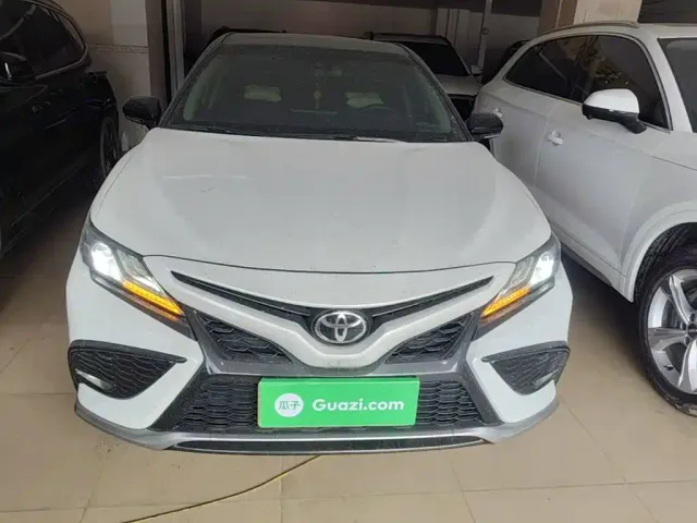 Toyota Camry — Фото автомобиля 2