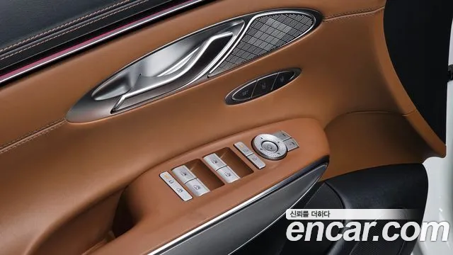 Genesis GV70 — Фото автомобиля 16