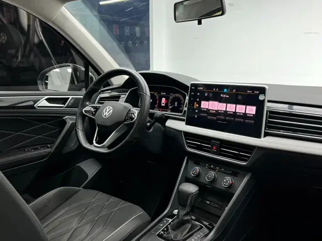 Volkswagen Tiguan L — Фото автомобиля 19