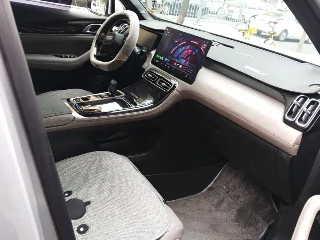 Geely Boyue L — Фото автомобиля 8