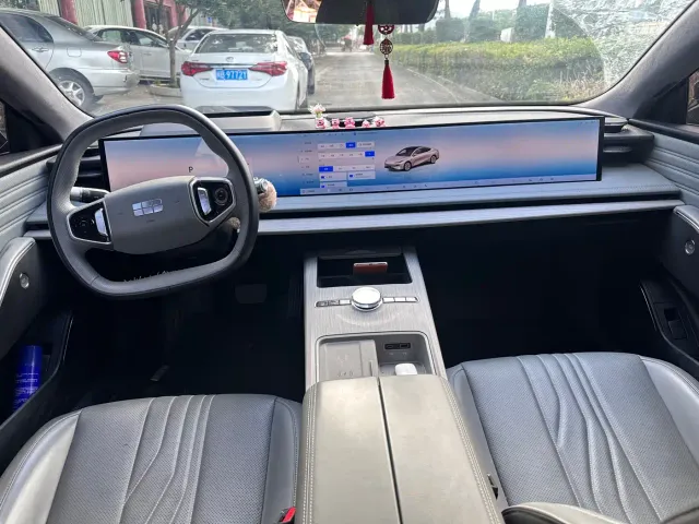 Geely Galaxy E8 — Фото автомобиля 4