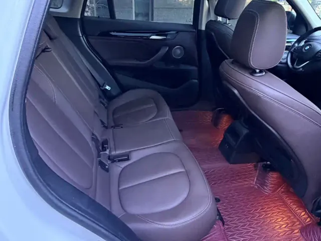 BMW X1 — Фото автомобиля 11