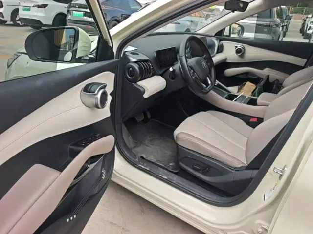 BYD Yuan PLUS — Фото автомобиля 15