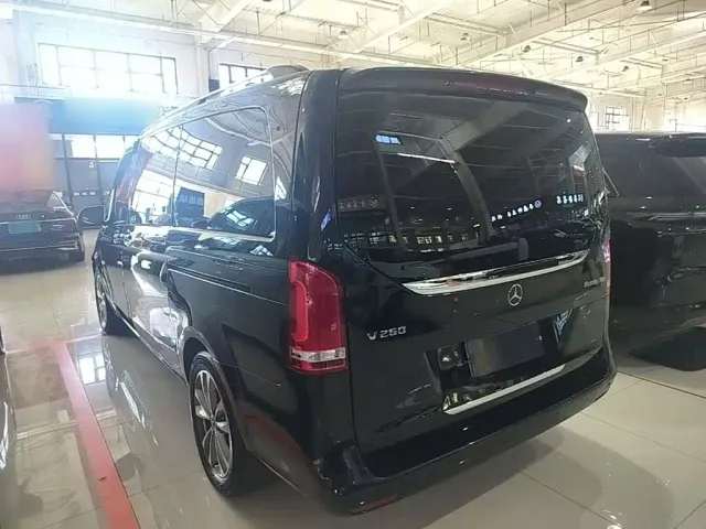 Mercedes-Benz V-Class — Фото автомобиля 4